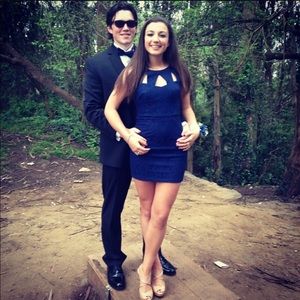 Navy bodycon lace dress! Only worn once! Sz Small